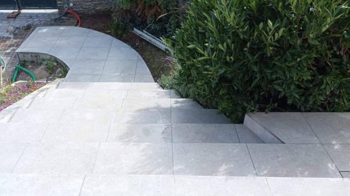 Dallage escalier extérieur Montilliers