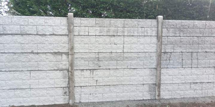 Pose clôture murale Montilliers